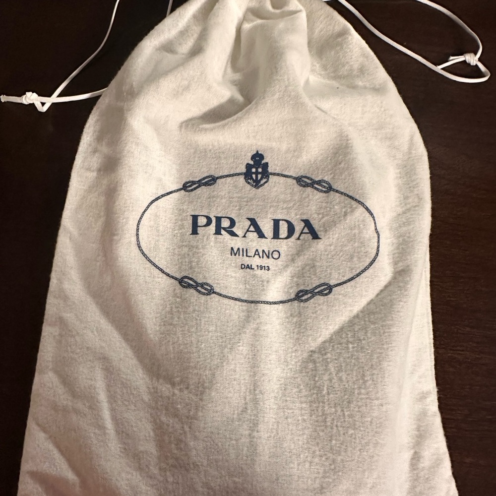 Prada Continental wallet in texture Saffiano Leather - Picture 6 of 6